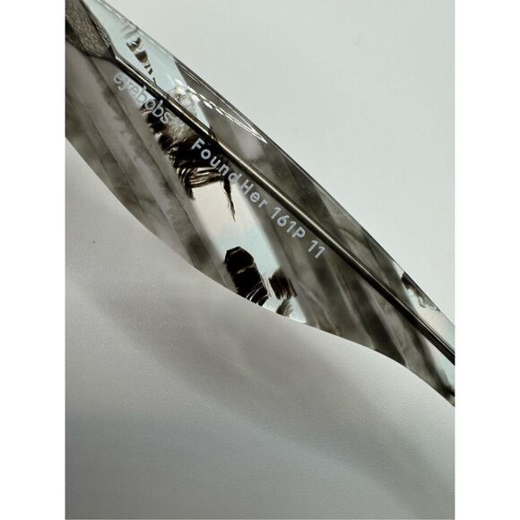 eyebobs Found Her gray/ white tinted polarized lenses new without case - Picture 2 of 3